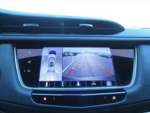 Used 2023 Cadillac XT5 Sportv w/ Technology Package image 17