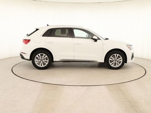 Certified 2025 Audi Q3 2.0T Premium w/ Convenience Package image 8