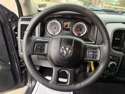 Used 2019 RAM 1500 Express AWD/4WD image 17