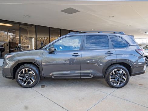 Used 2025 Subaru Forester Limited image 4