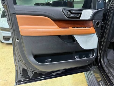 Used 2021 Lincoln Navigator L Reserve RWD image 15