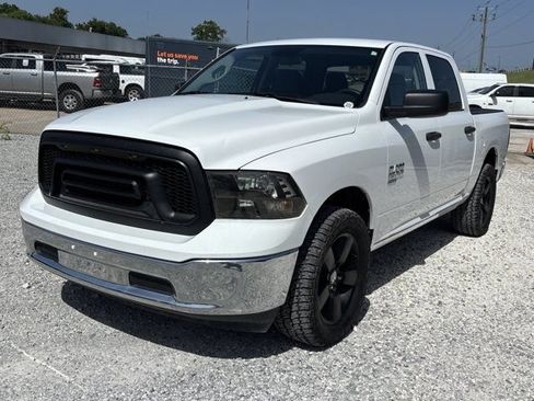Used 2022 RAM 1500 Classic SLT AWD/4WD image 9