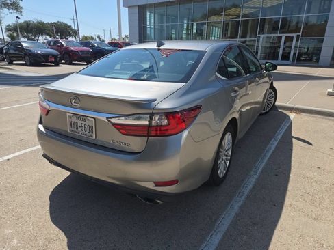 Used 2017 Lexus ES 350 w/ Accessory Package 2 FWD image 5