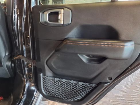 Used 2020 Jeep Gladiator Mojave AWD/4WD image 11