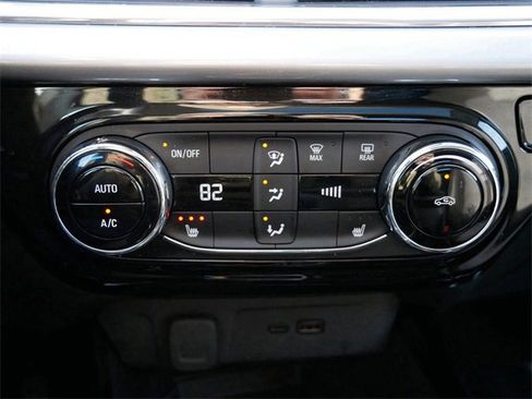 Used 2024 Chevrolet Trax LT w/ Sunroof Package image 20