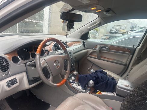 Used 2011 Buick Enclave CXL FWD image 13