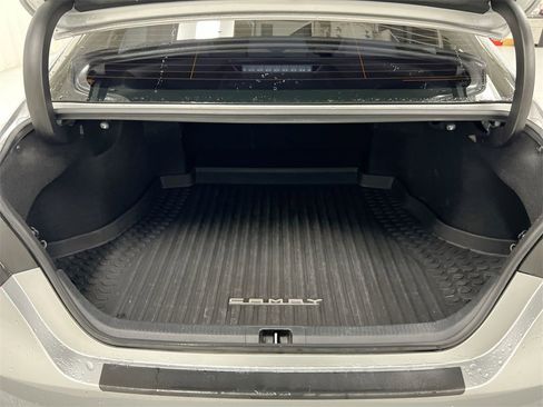 Used 2021 Toyota Camry SE image 23