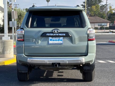 Used 2023 Toyota 4Runner TRD Off-Road AWD/4WD image 10