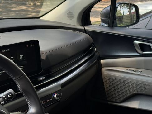 Used 2026 Kia Carnival FWD image 35