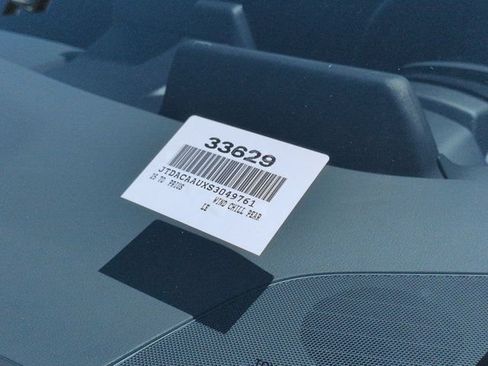 Certified 2025 Toyota Prius LE FWD image 18