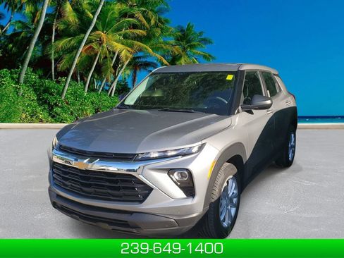 Used 2024 Chevrolet TrailBlazer LS FWD image 1