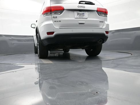 Used 2018 Jeep Grand Cherokee Limited AWD/4WD image 30