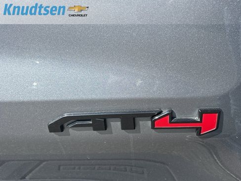 Used 2021 GMC Sierra 1500 AT4 w/ AT4 Carbonpro Edition AWD/4WD image 9