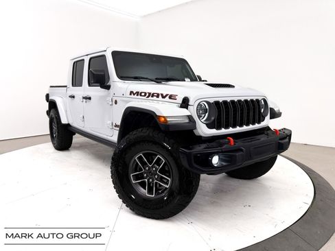Used 2024 Jeep Gladiator Mojave AWD/4WD image 1