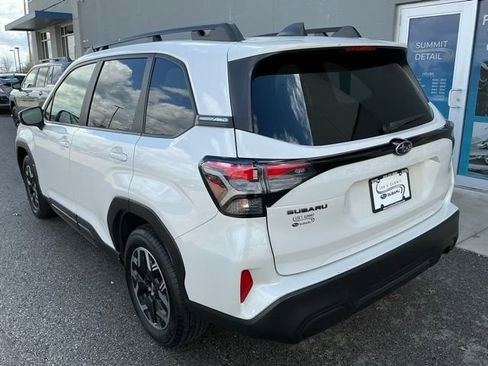 Certified 2025 Subaru Forester Premium AWD/4WD image 2