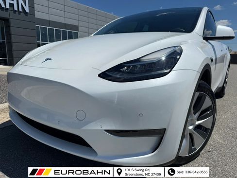 Used 2022 Tesla Model Y Long Range AWD/4WD image 1