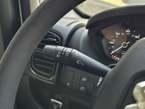 Used 2025 RAM ProMaster 2500 w/ Convenience Group image 22