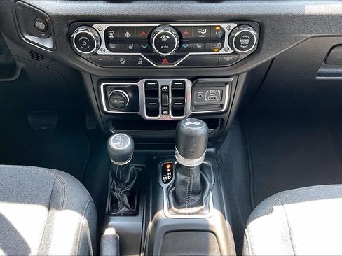 Used 2025 Jeep Wrangler Unlimited Sport AWD/4WD image 24