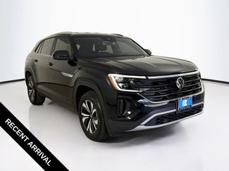 Used 2024 Volkswagen Atlas Cross Sport SE FWD video 1