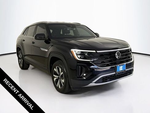 Used 2024 Volkswagen Atlas Cross Sport SE FWD image 1