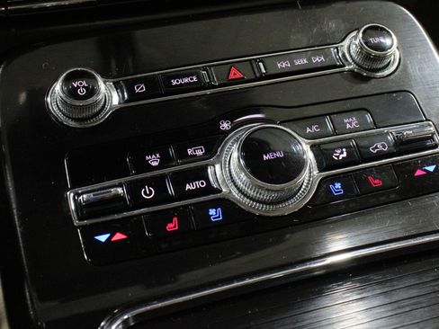 Used 2022 Lincoln Nautilus Reserve image 21