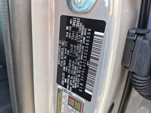Used 2025 Kia Sorento S FWD image 33