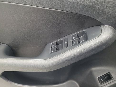 Used 2016 Volkswagen Jetta Sport FWD image 27