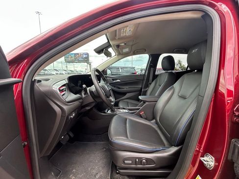 Used 2025 Buick Encore GX Sport Touring w/ Comfort Package FWD image 7