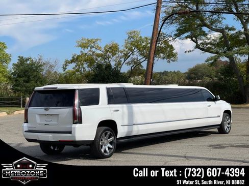 Used 2016 Cadillac Escalade 2WD image 6