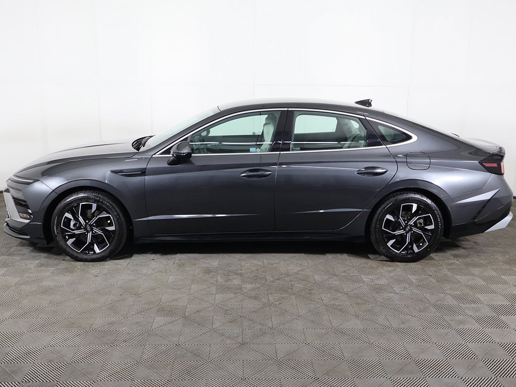 Used 2024 Hyundai Sonata SEL AWD/4WD image 17