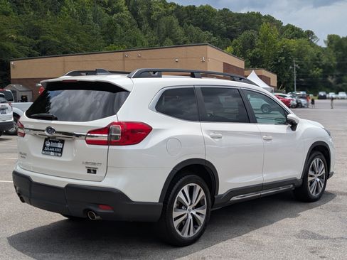 Used 2022 Subaru Ascent Limited AWD/4WD image 9
