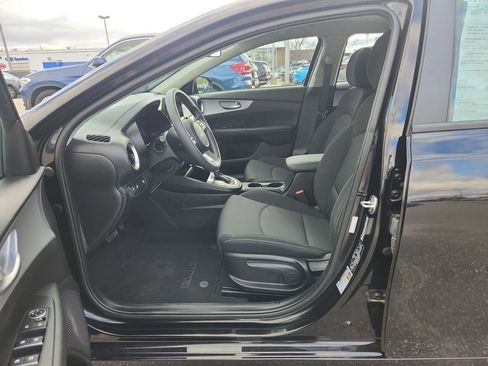 Certified 2023 Kia Forte LXS w/ LXS Technology Package image 9