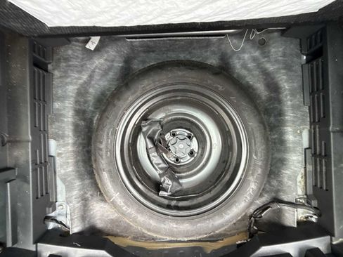 Used 2021 Nissan Rogue SV FWD image 24