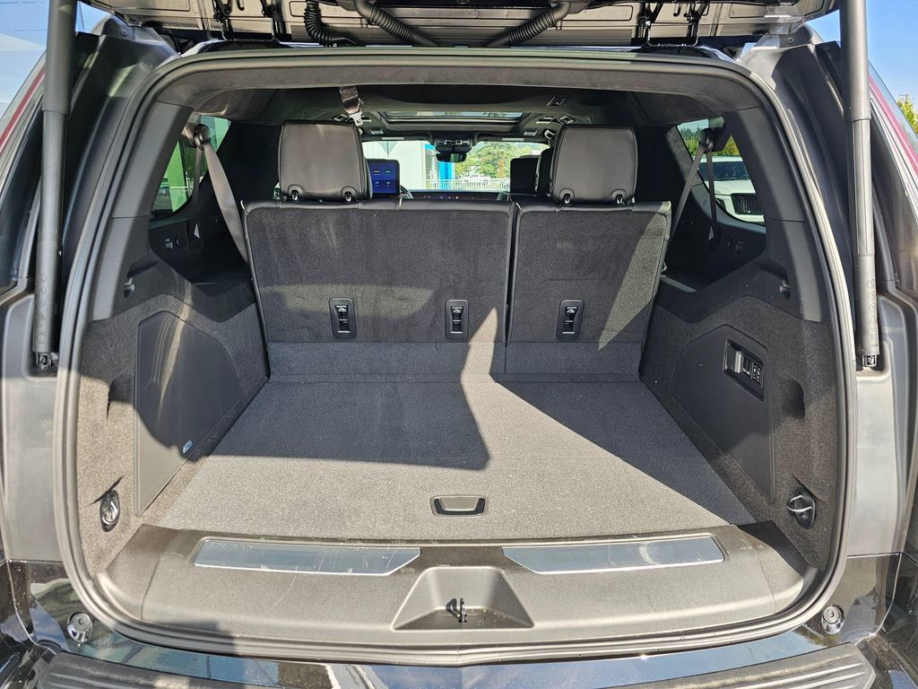 New 2026 Cadillac Escalade ESV Platinum Sport AWD/4WD image 14