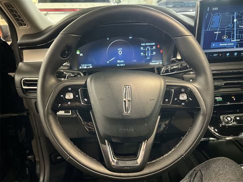 Certified 2025 Lincoln Corsair AWD w/ Equipment Group 101A image 11
