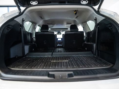 Used 2023 Toyota Highlander XLE AWD/4WD image 42