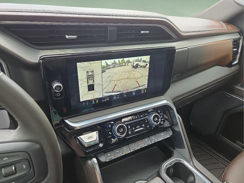 Used 2023 GMC Sierra 1500 Denali AWD/4WD image 7