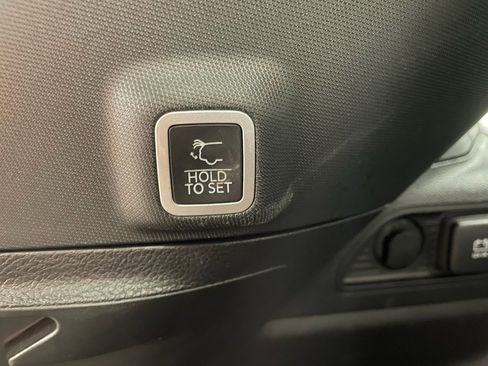 Used 2023 Jeep Grand Cherokee Altitude image 10