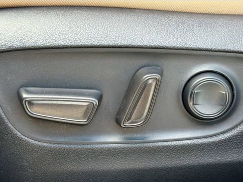 Used 2021 Toyota RAV4 XLE image 24