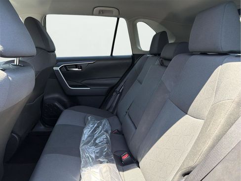 Used 2025 Toyota RAV4 XLE AWD/4WD image 16