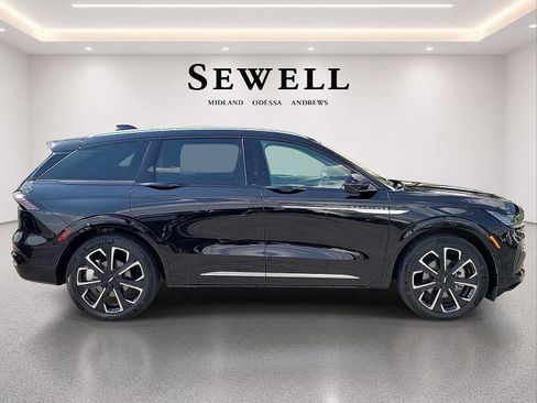Certified 2024 Lincoln Nautilus Reserve w/ Equipment Group 202A AWD/4WD image 5