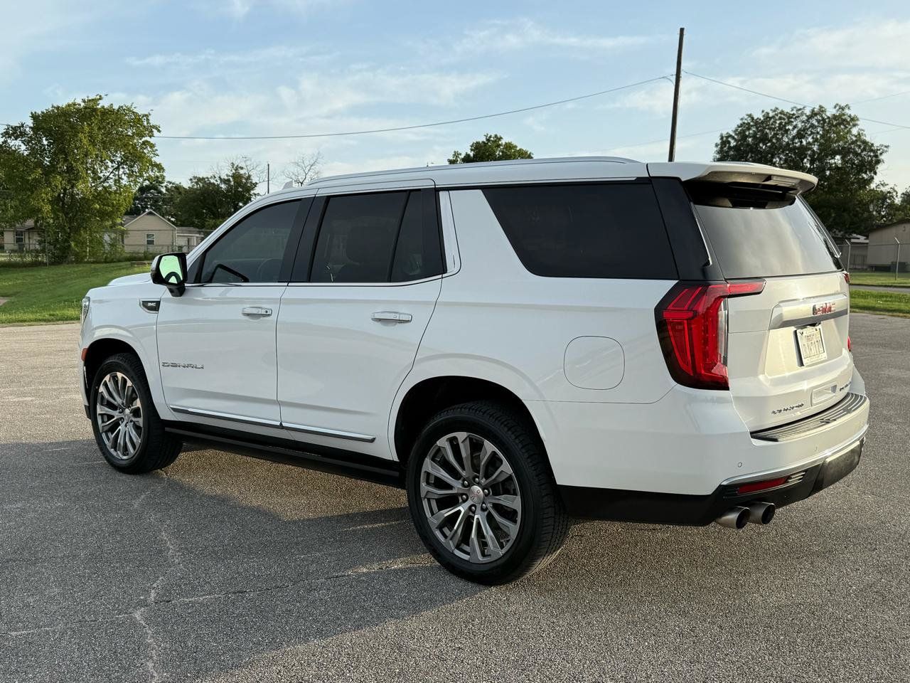 Used 2021 GMC Yukon Denali w/ Denali Premium Package AWD/4WD image 6
