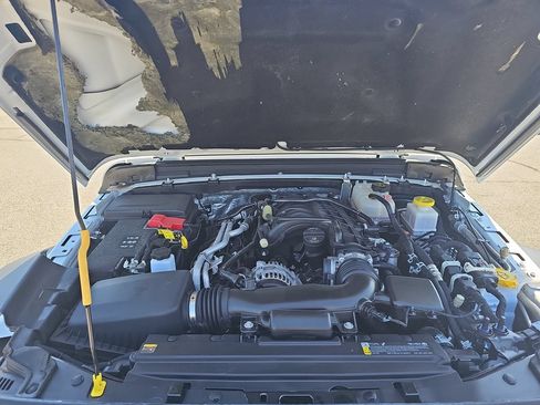 Used 2025 Jeep Gladiator Sport AWD/4WD image 30