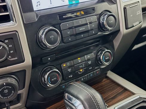 Used 2016 Ford F150 Lariat image 21