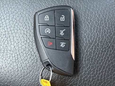 Used 2025 GMC Yukon Denali AWD/4WD image 28