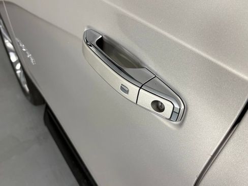 Used 2021 Chevrolet Tahoe Premier w/ Premium Package image 14