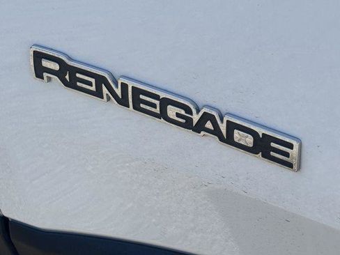 Certified 2023 Jeep Renegade Latitude image 4