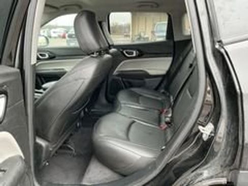 Used 2022 Jeep Compass Limited image 12