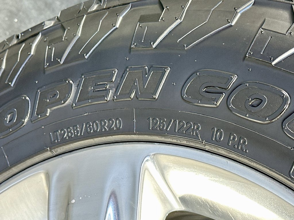 Used 2019 GMC Sierra 2500 Denali w/ Duramax Plus Package AWD/4WD image 32