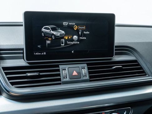 Used 2020 Audi Q5 2.0T Titanium Premium Plus w/ Premium Plus Package image 16